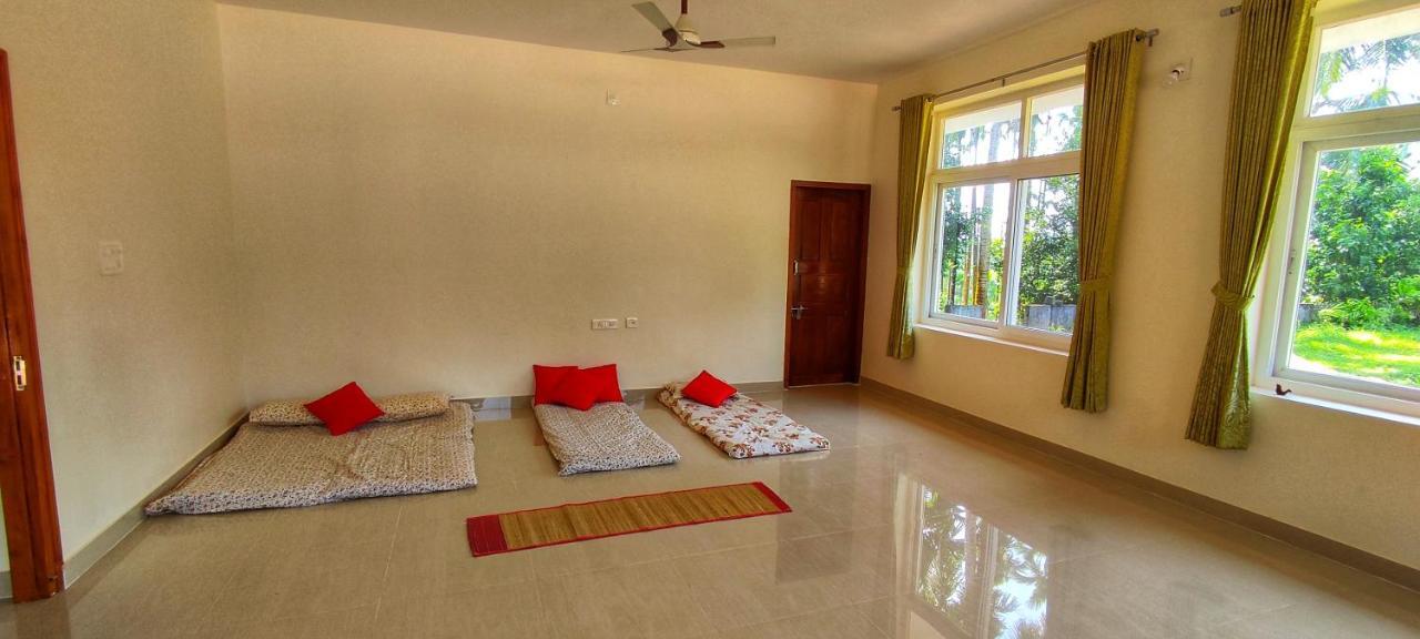 Hotel Blue Oasis à Mangalore Extérieur photo