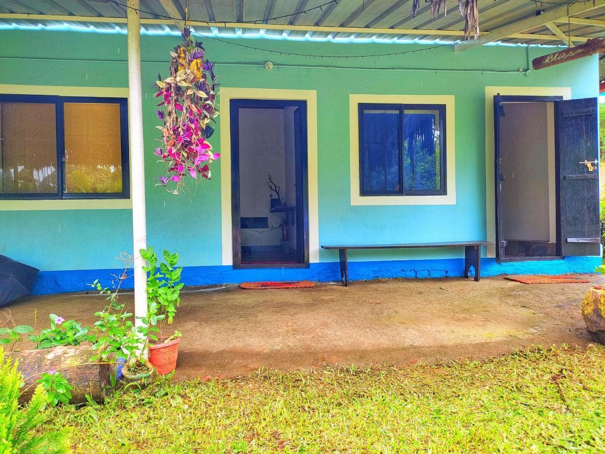 Hotel Blue Oasis à Mangalore Extérieur photo
